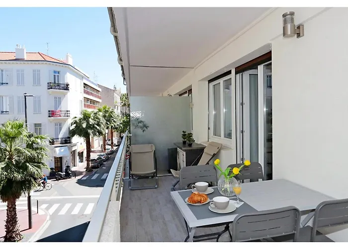 T2 Centre-Ville Banane A Cannes Avec Grande Terrasse